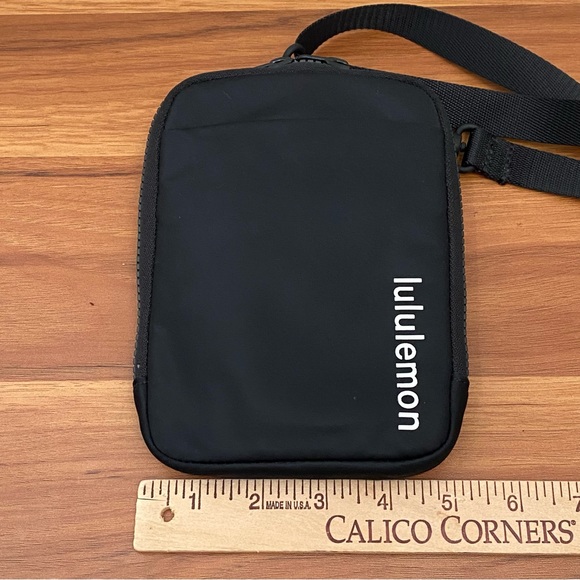 LULULEMON Athletica Black Easy Access Crossbody Bag - Picture 8 of 16
